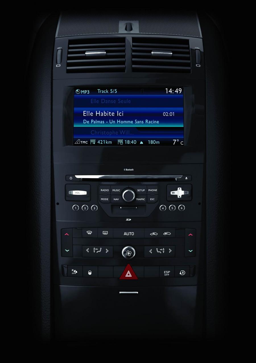 Детали интерьера Peugeot 407 2008 года  (WW) (фото 16 из 16)